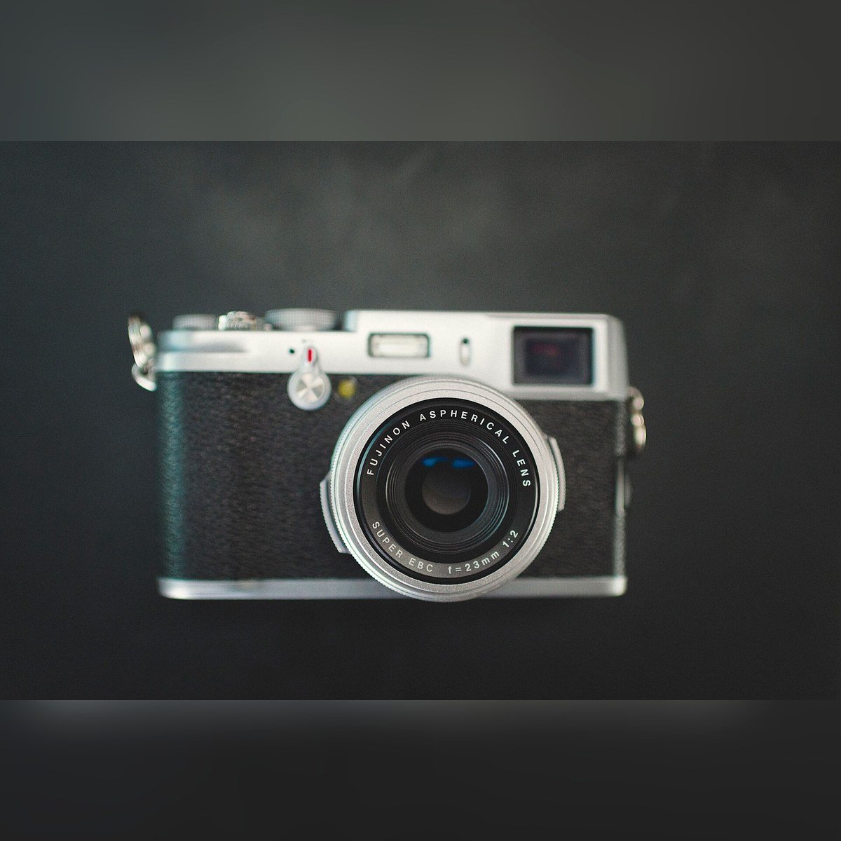 Fujifilm FinePix X100 Compact Camera